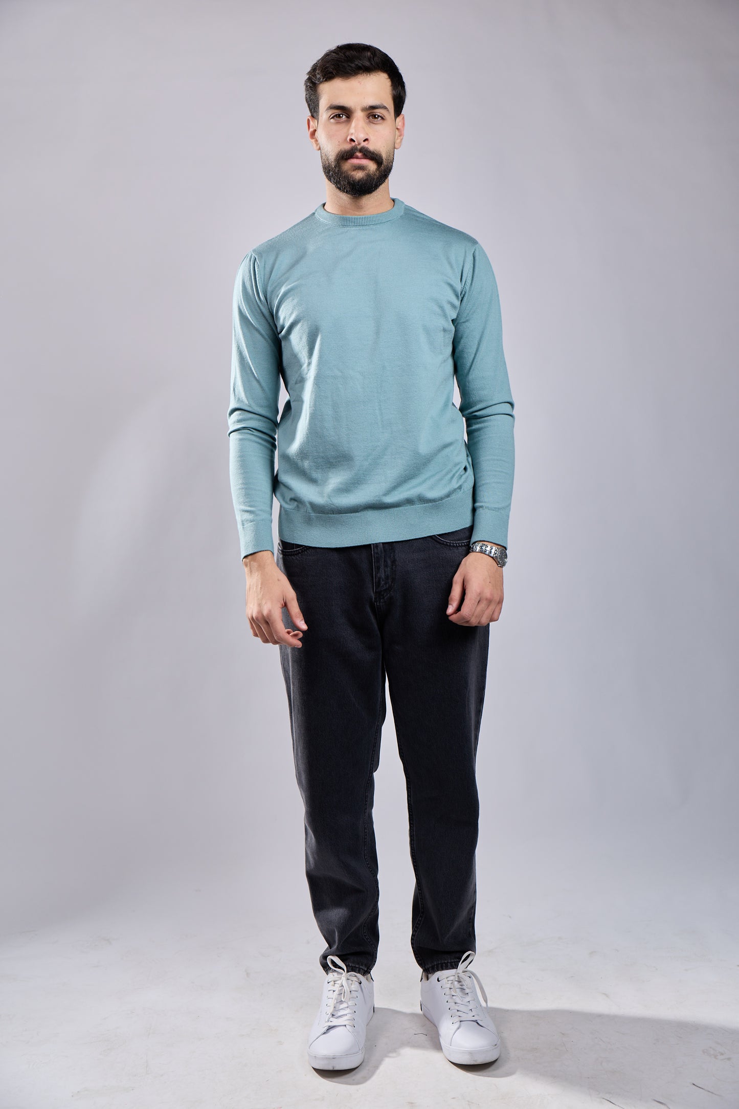 Lightweight Crew Neck Knit Sweater