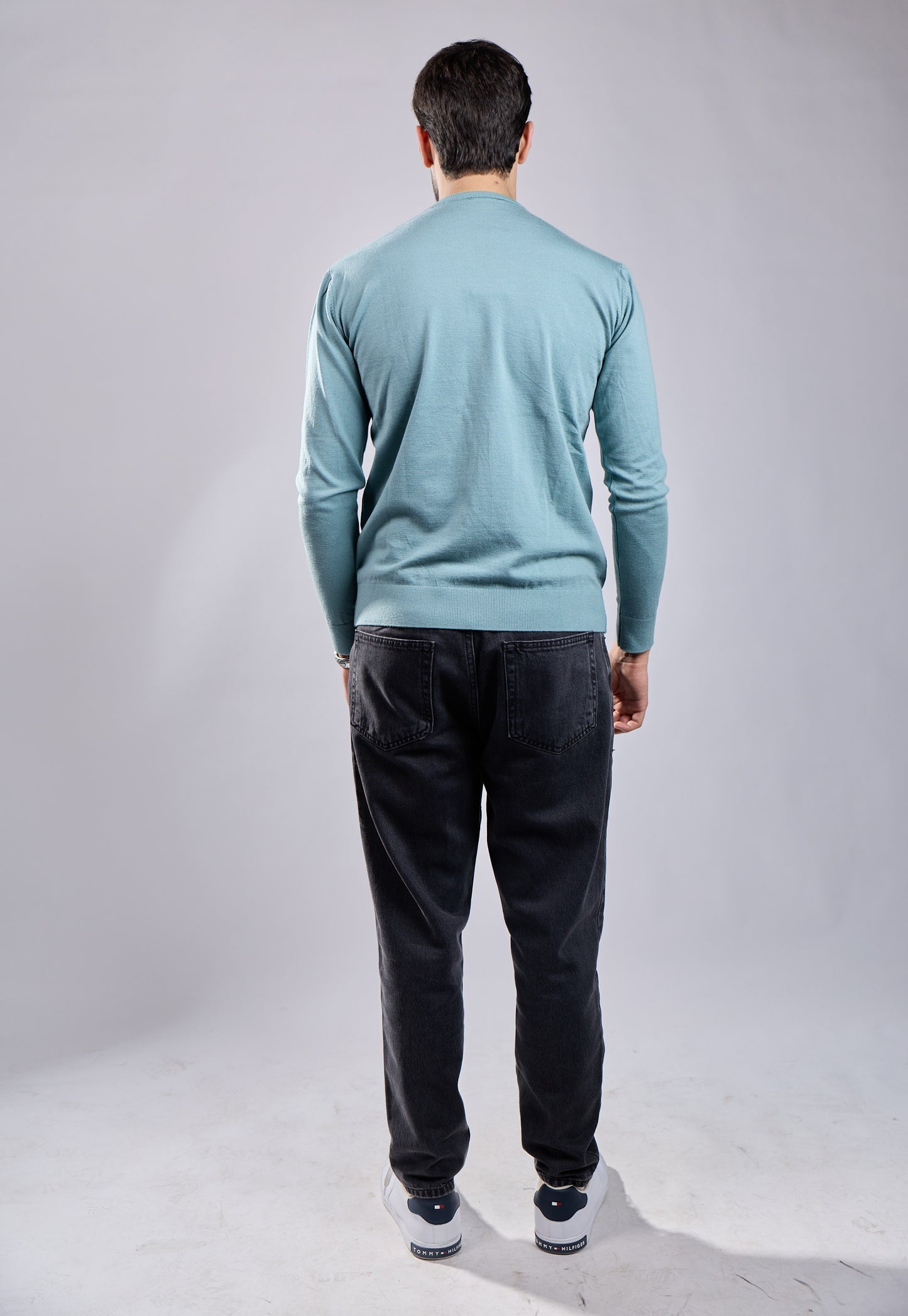 Lightweight Crew Neck Knit Sweater